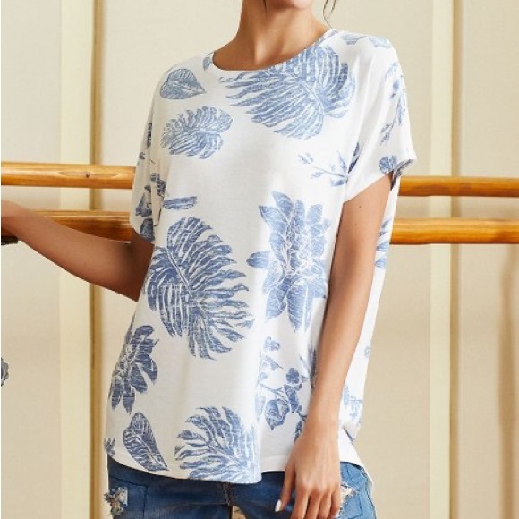 Simple by Suzanne Betro |White & Blue Leaves Pleated-Back Hi-Low Tunic - Women - Picture 3 of 11
